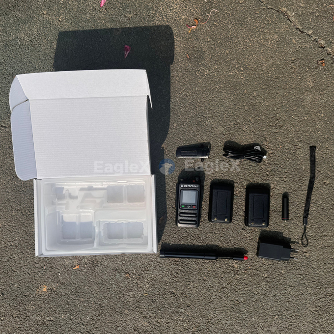 1.5-2KM Handheld FPV Drone detector Detectie 8001500MHz、24002485MHz、57255850MHz 3